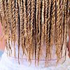 Frau mit Magic Braid Mix Frisur