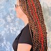 Frau mit Magic Braid Mix Frisur