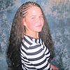 Frau mit welligen Open Braids (Water Wave, Ripple Wave)