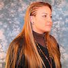 Frau mit glatten Open Braids (Yaki